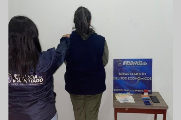Una empleada bancaria acusada de estafar a un cliente optó por callar