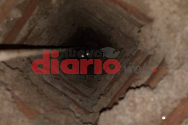 Bomberos de Frías rescataron a una gatita que había caído a un pozo