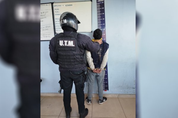 Intentó escapar por los techos tras ser reconocido por una víctima y terminó detenido