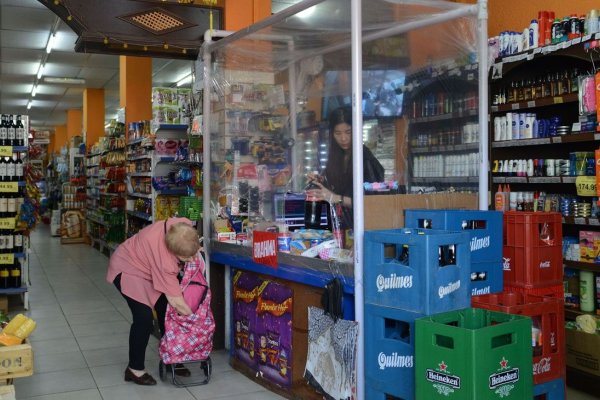 Hurtaron dos aceites de oliva y un frasco de café de un súper chino: terminaron presos