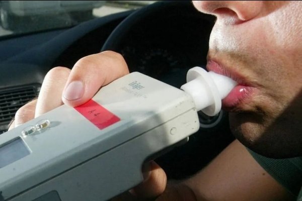 Alcoholizado, provocó un choque en cadena y le secuestraron el auto