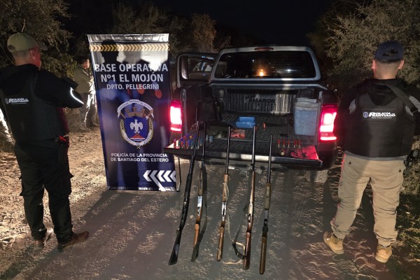 El Mojón: secuestran armas en un operativo preventivo y notifican a cinco tucumanos