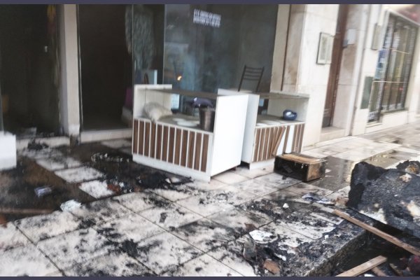 Incendio provocó grandes pérdidas económicas en un comercio céntrico
