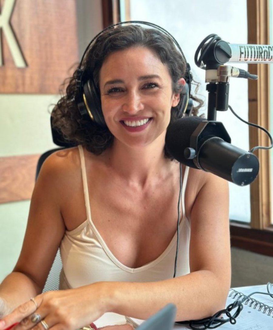 <b>Julia Mengolini.</b>
